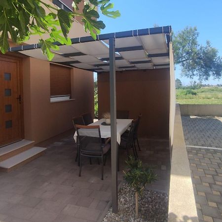 Apartments Oasis Нин Екстериор снимка
