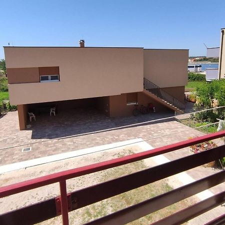Apartments Oasis Нин Екстериор снимка