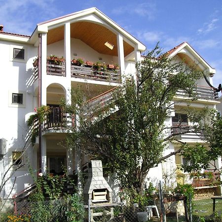 Apartments Oasis Нин Екстериор снимка