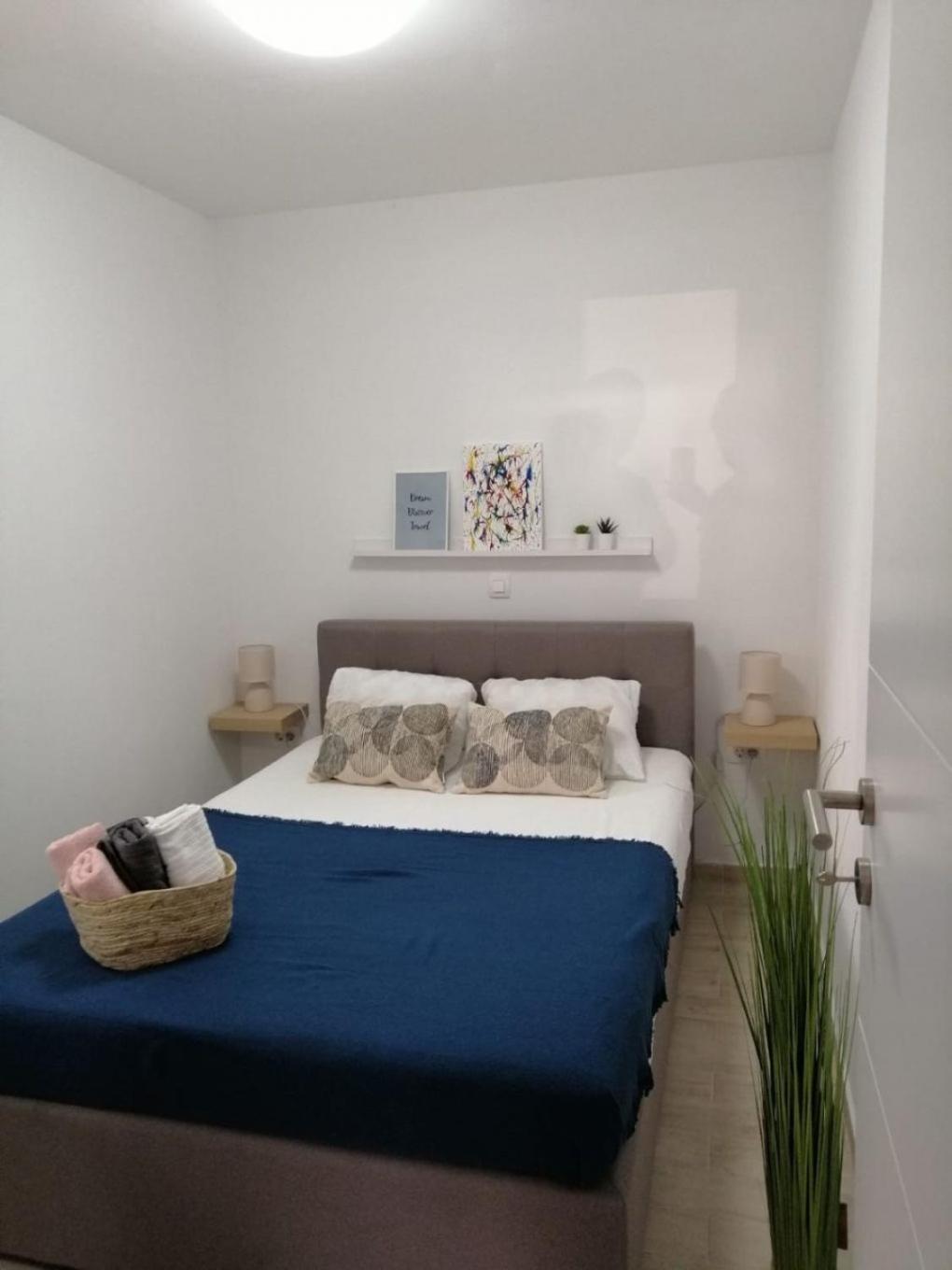 Apartments Oasis Нин Екстериор снимка