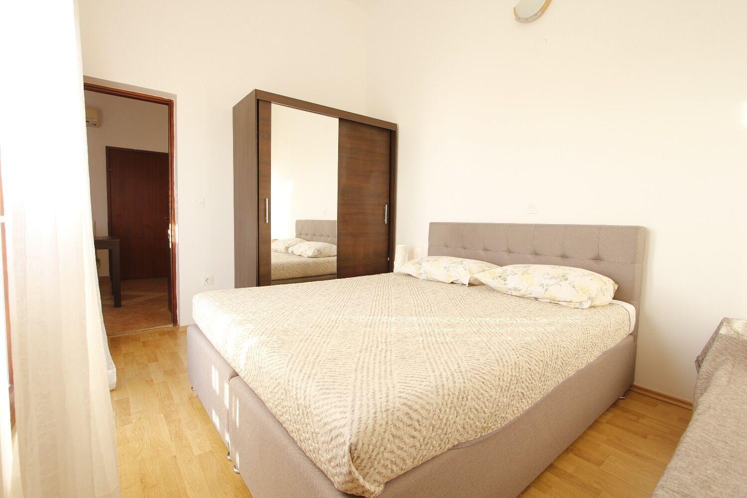 Apartments Oasis Нин Екстериор снимка